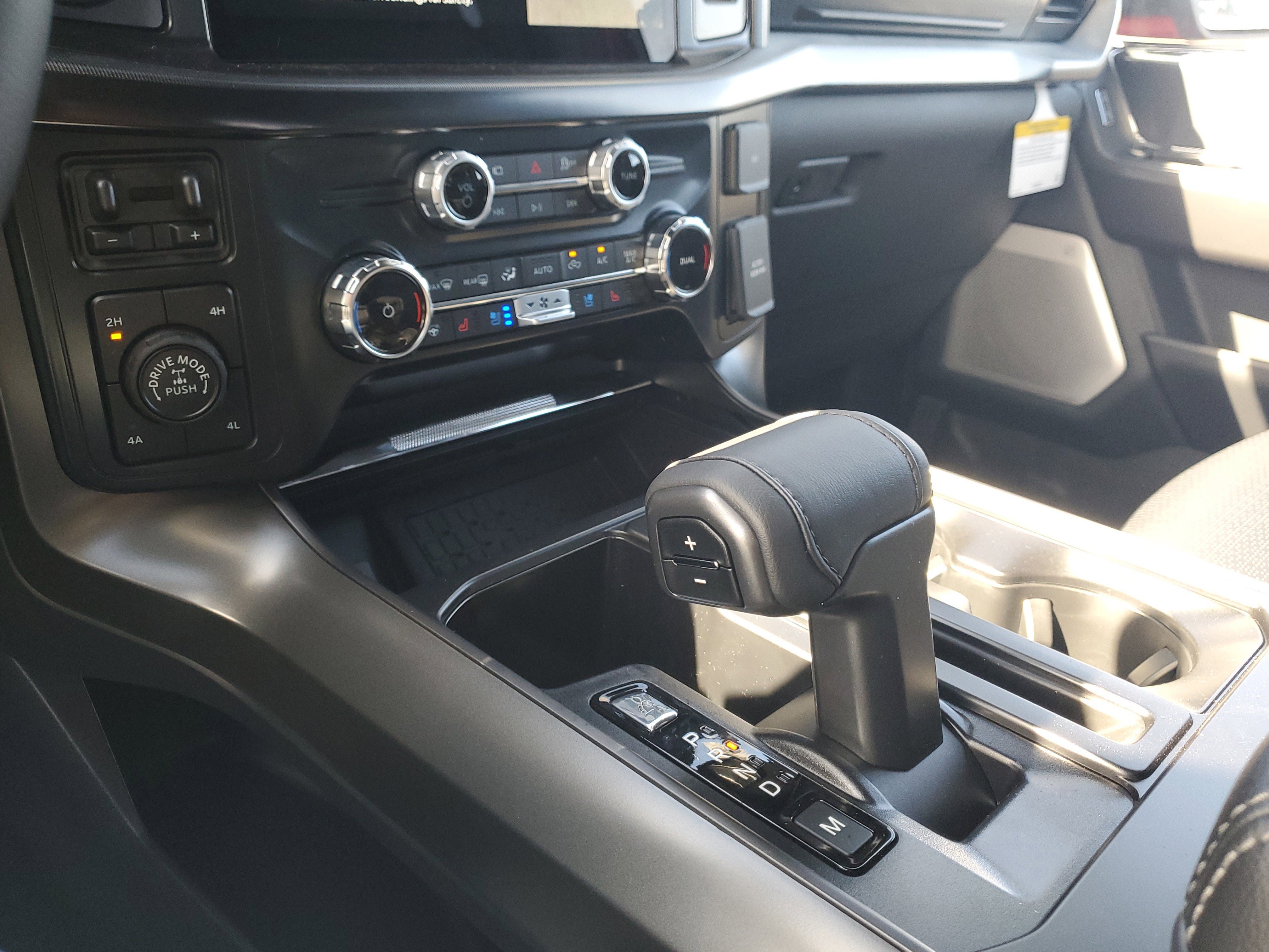 New 2025 Ford F150 Lariat w/ Equipment Group 502A High image 22