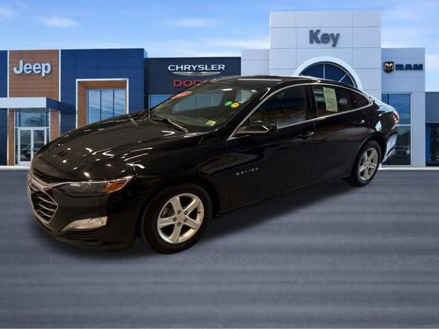 Used 2022 Chevrolet Malibu LS w/ Driver Confidence Package II video 2