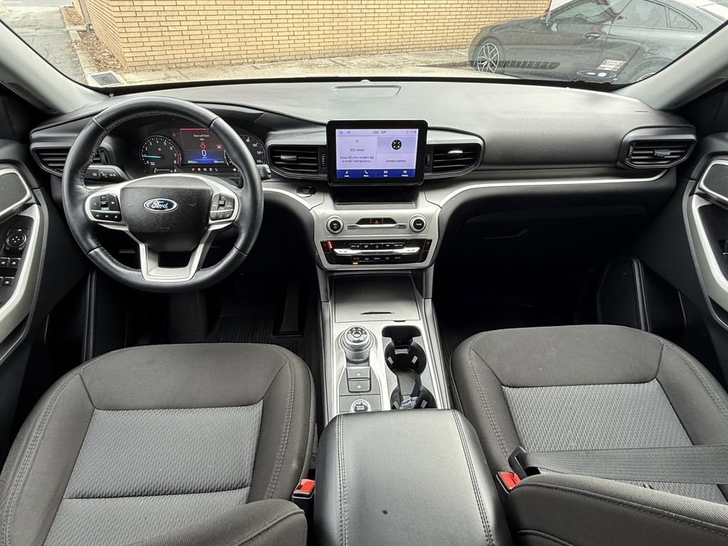 Used 2022 Ford Explorer XLT AWD/4WD image 10
