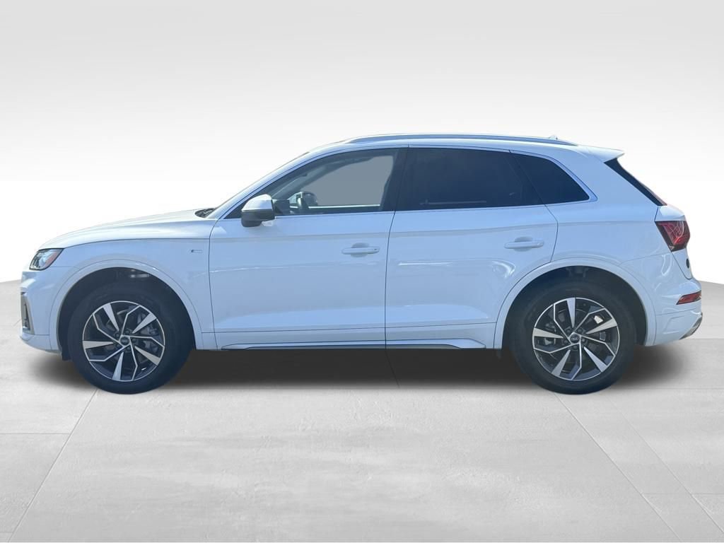 Used 2022 Audi Q5 2.0T Premium Plus w/ Premium Plus Package image 2