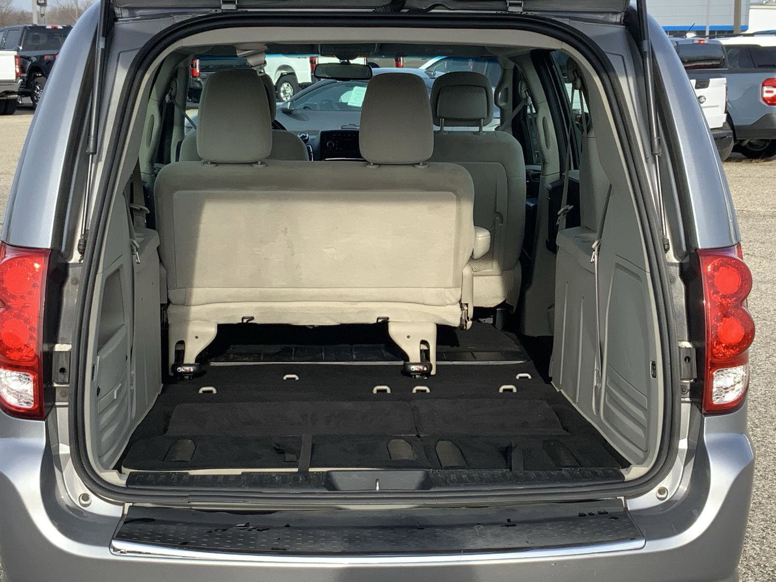 Used 2015 Dodge Grand Caravan American Value Package w/ UConnect Hands-Free Group image 9