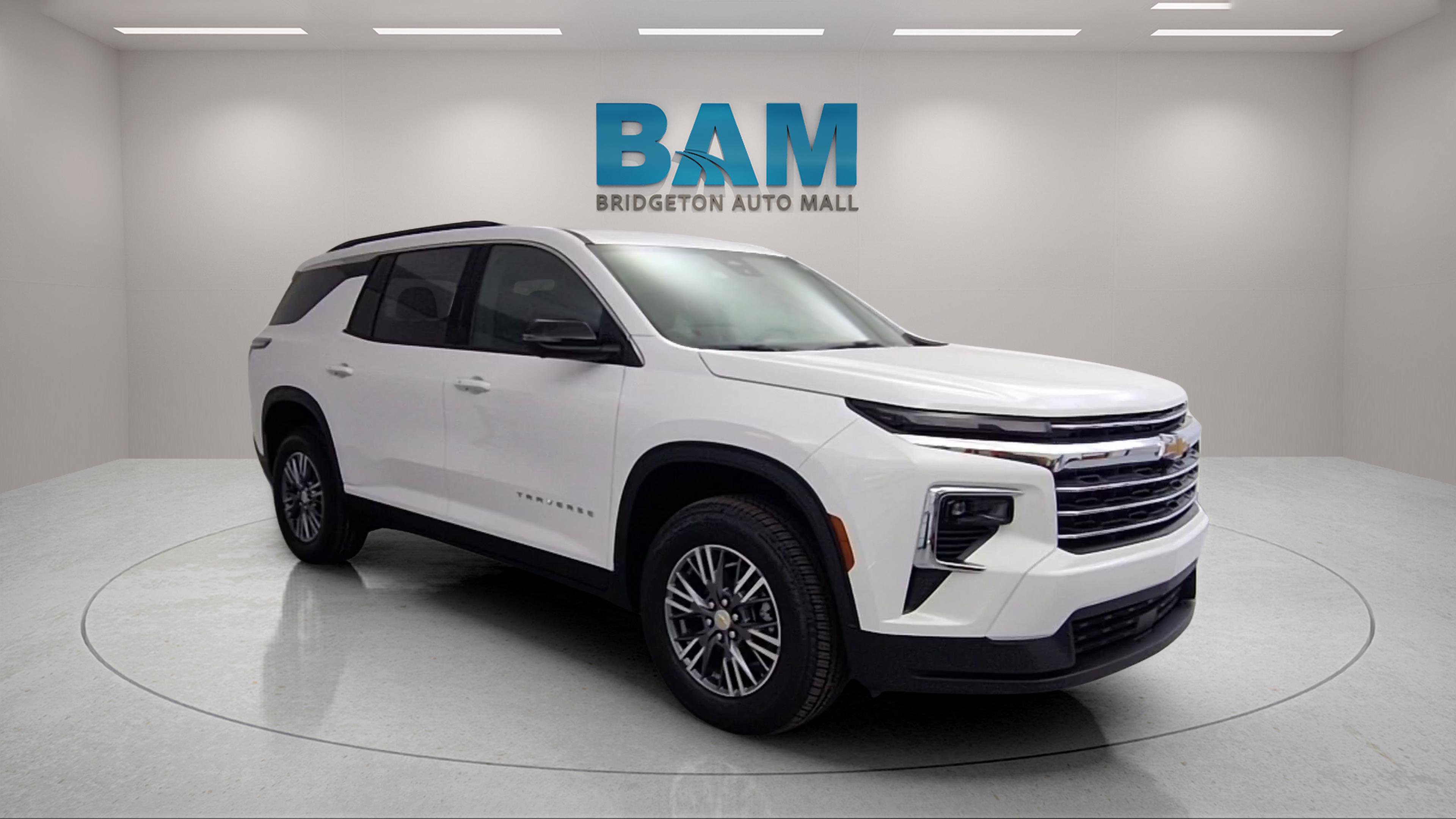New 2026 Chevrolet Traverse LT w/ Driver Confidence Package FWD image 1