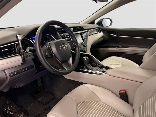 Used 2020 Toyota Camry SE image 16