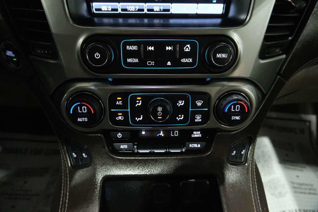 Used 2018 Chevrolet Suburban LT RWD image 31