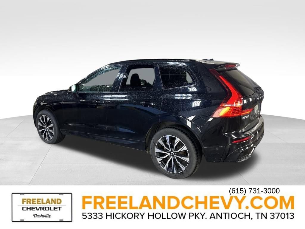 Used 2023 Volvo XC60 B5 Plus image 4