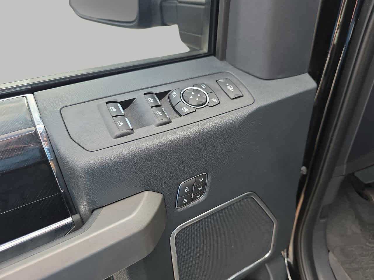 Used 2022 Ford F450 Platinum w/ FX4 Off-Road Package image 16