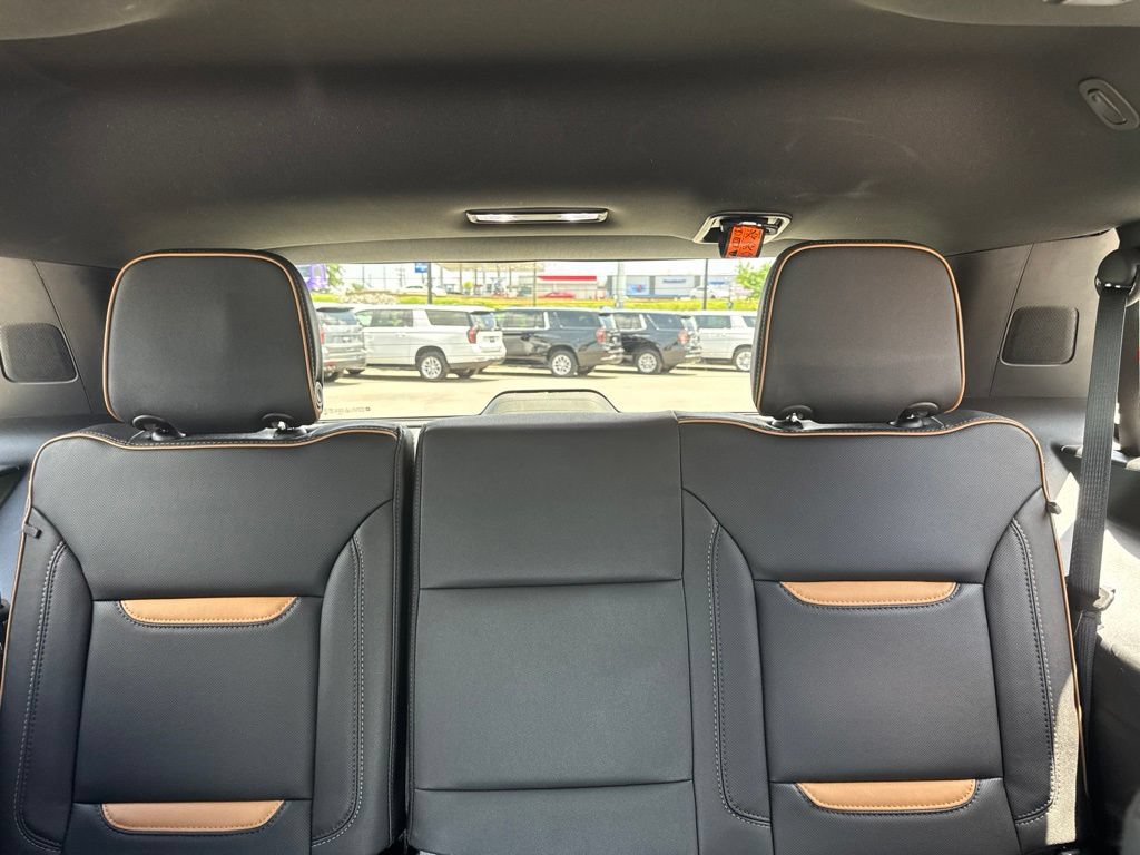 Used 2023 GMC Yukon AT4 AWD/4WD image 27