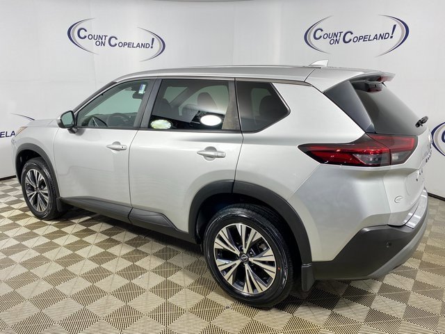 Used 2022 Nissan Rogue SV image 4