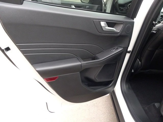 New 2025 Ford Escape SE w/ PHEV Premium Package FWD image 27