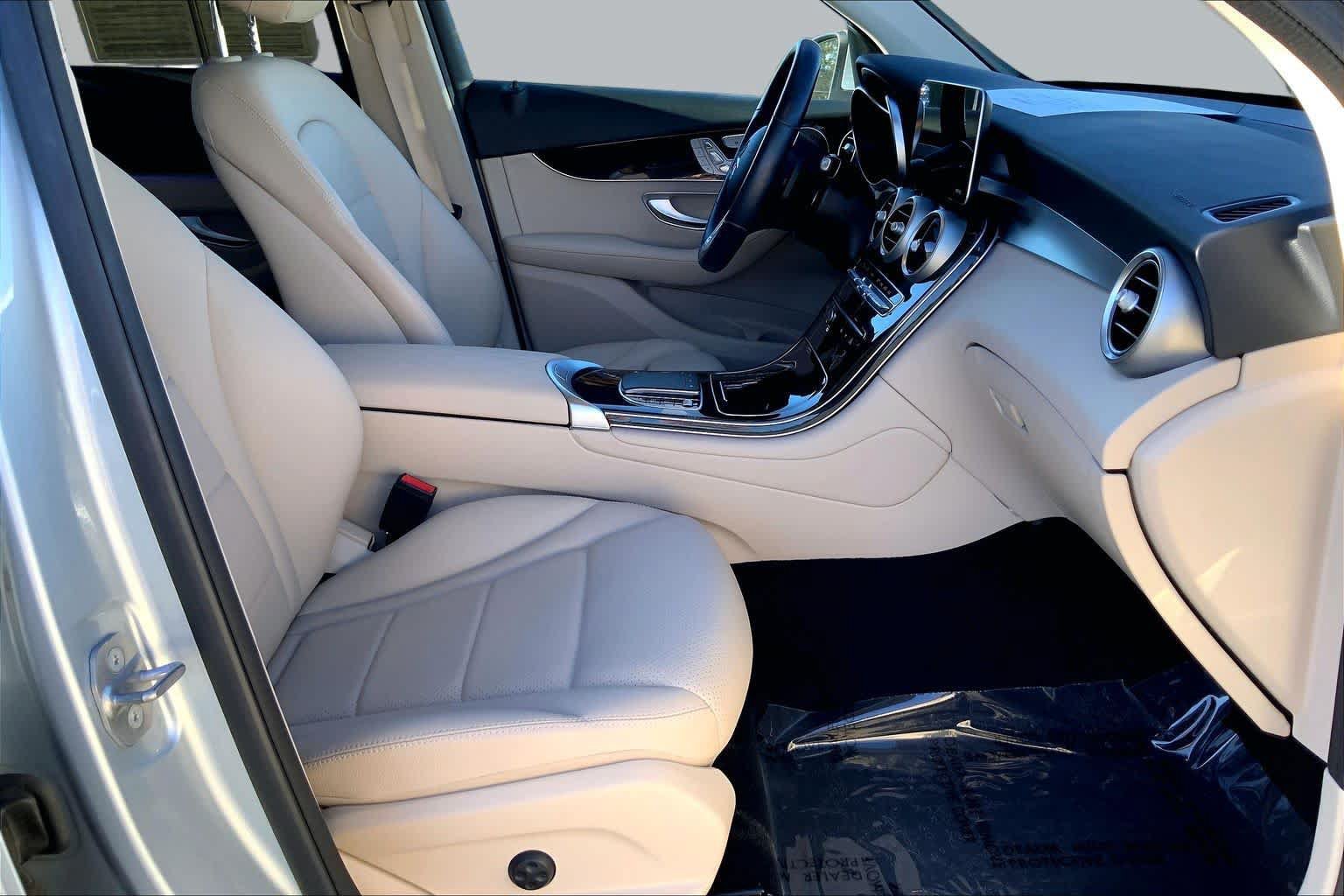 Used 2021 Mercedes-Benz GLC 300 4MATIC image 8