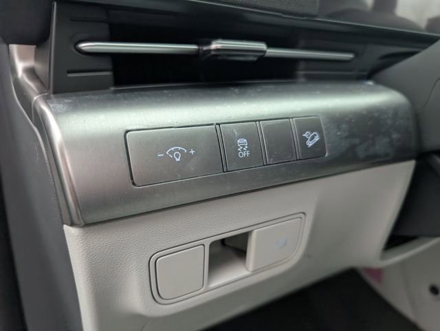New 2026 Hyundai Kona SEL Premium AWD/4WD image 17