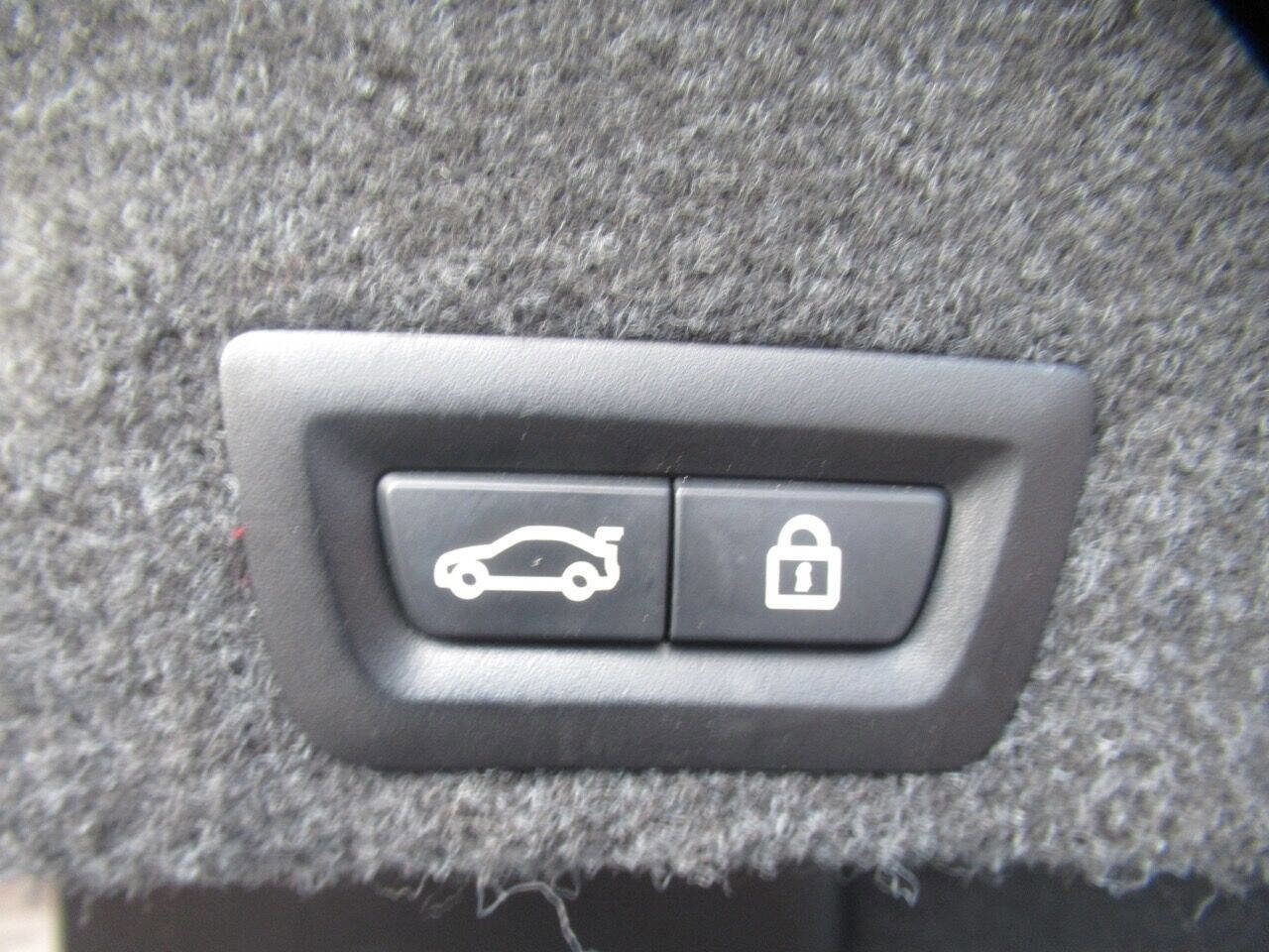 Used 2013 BMW 528i xDrive Sedan image 11