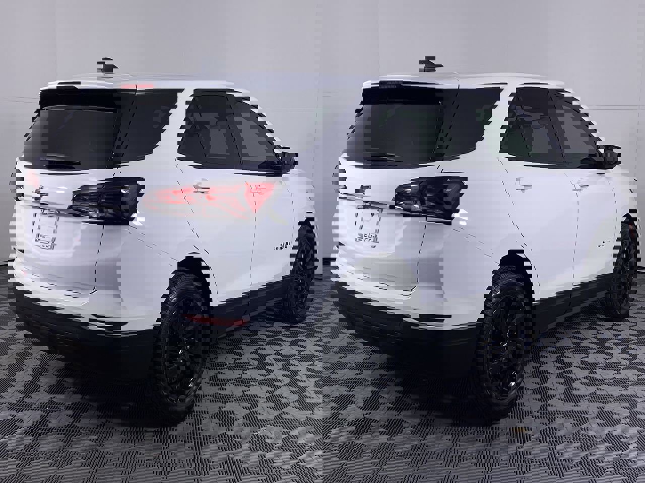 Certified 2024 Chevrolet Equinox LS w/ LS Convenience Package image 18