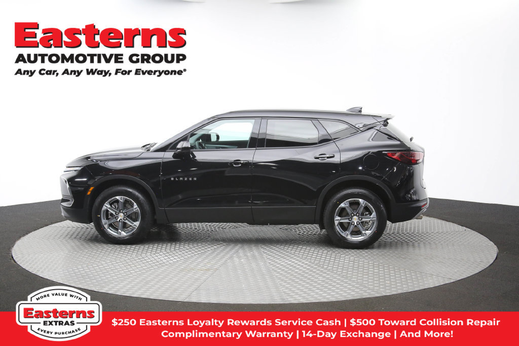 Used 2025 Chevrolet Blazer LT FWD image 63