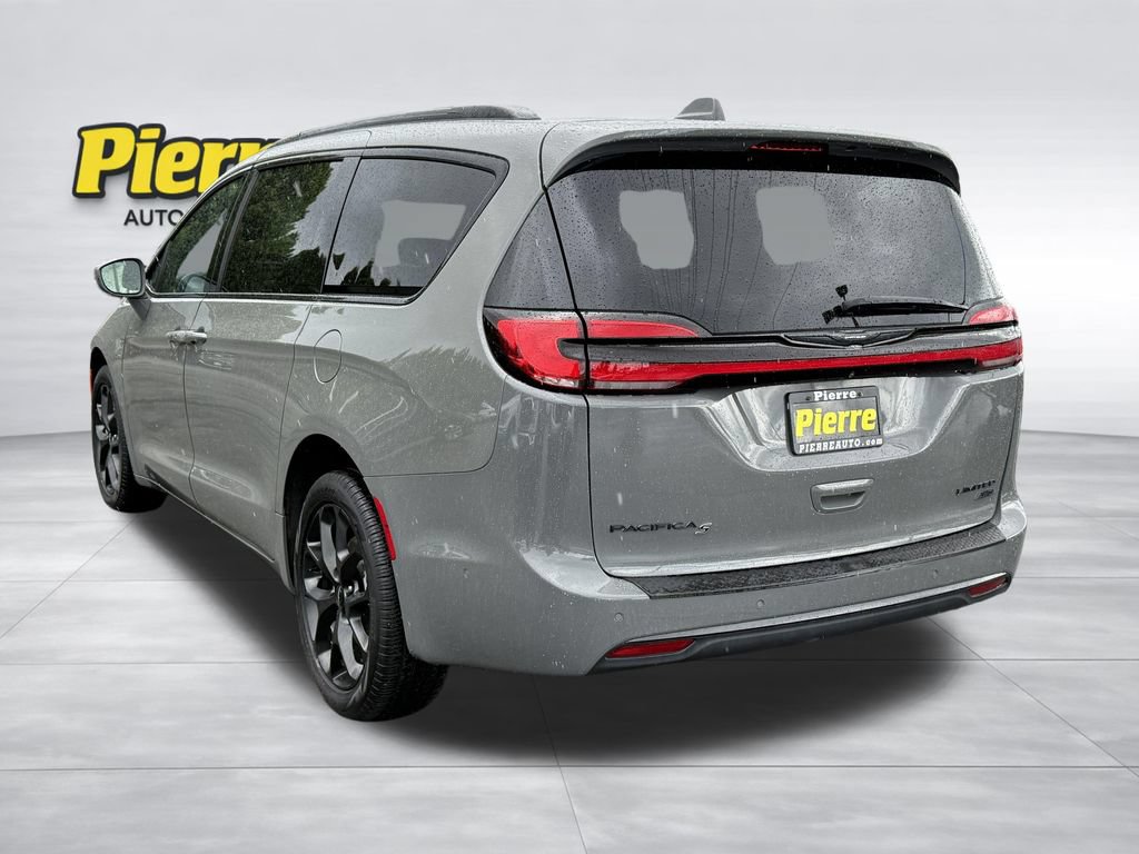 Used 2022 Chrysler Pacifica Limited w/ S Appearance Package AWD/4WD image 8