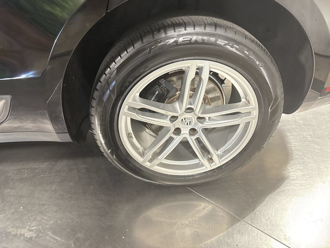 Used 2024 Porsche Macan AWD/4WD image 15