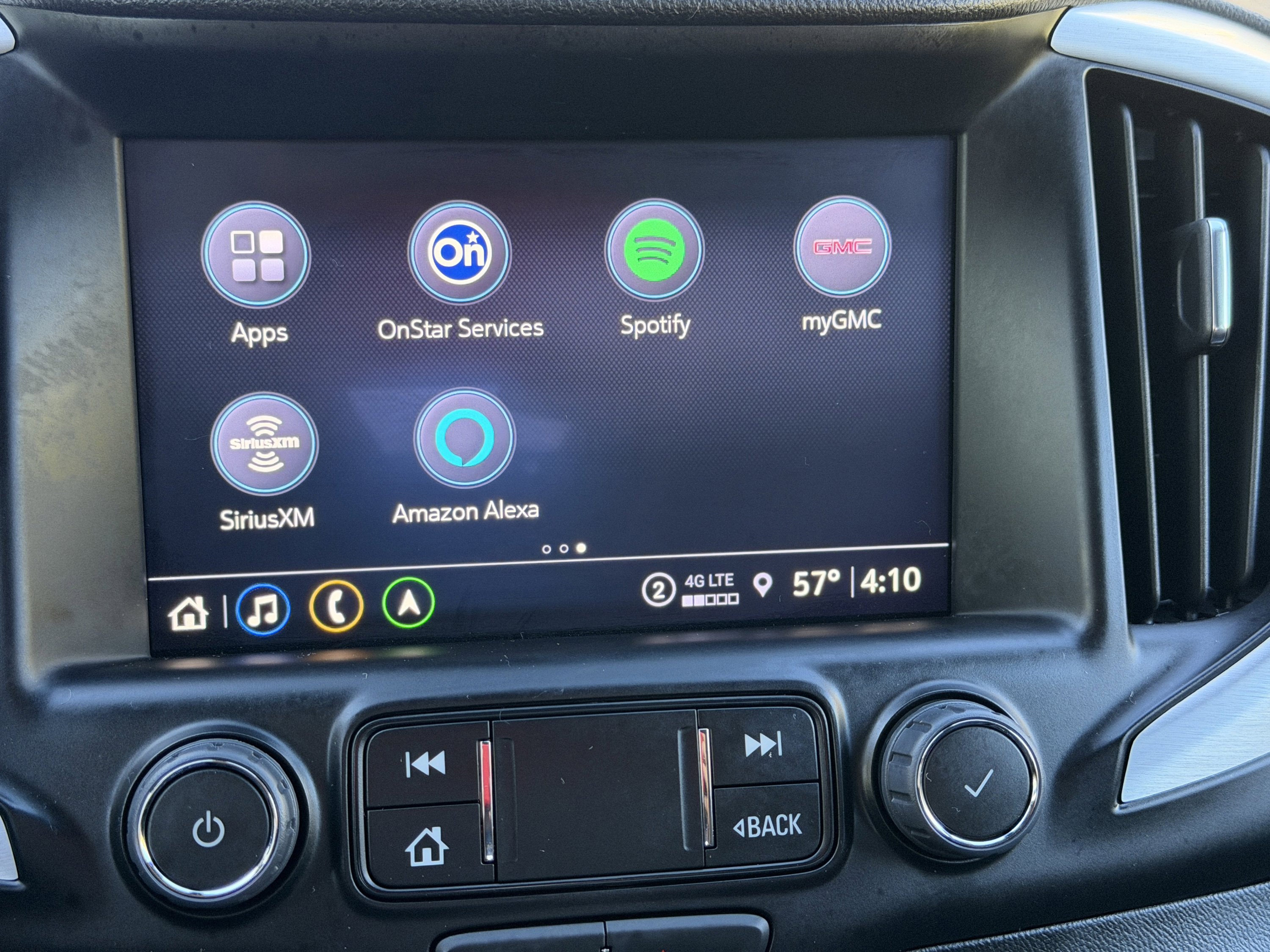 Used 2024 GMC Terrain SLT w/ Infotainment Package II image 23