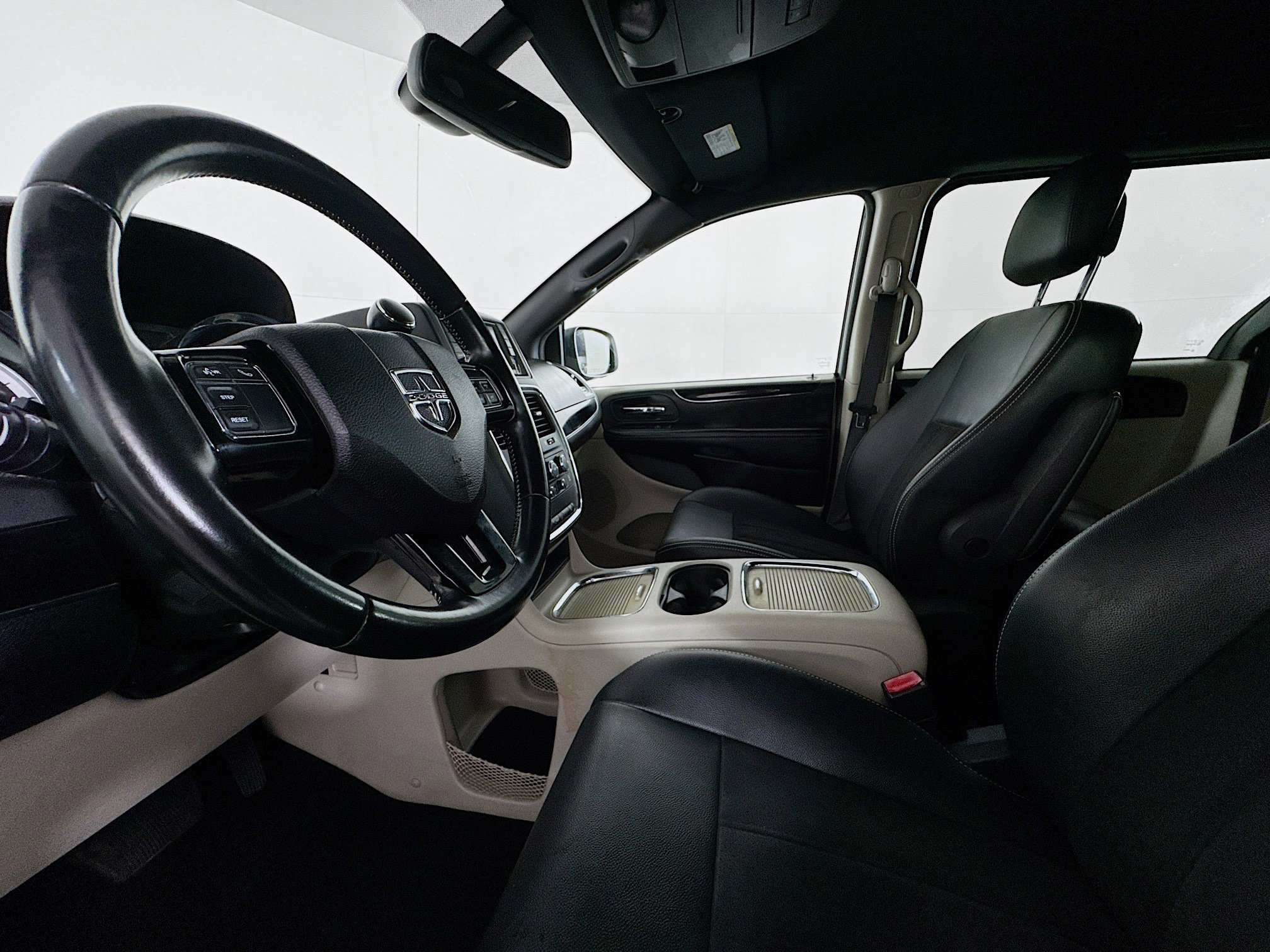 Used 2019 Dodge Grand Caravan SXT image 20