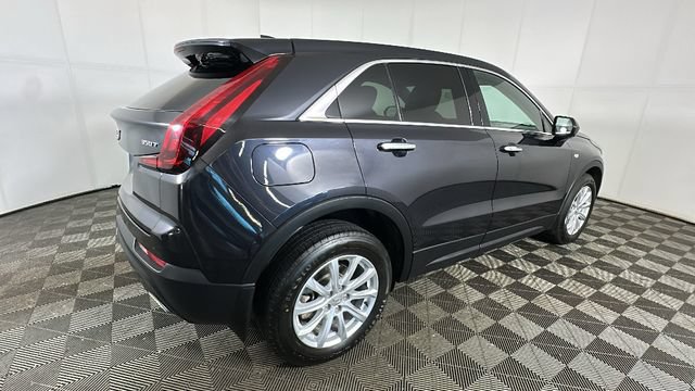 Used 2022 Cadillac XT4 Luxury w/ Driver Awareness Package AWD/4WD image 2