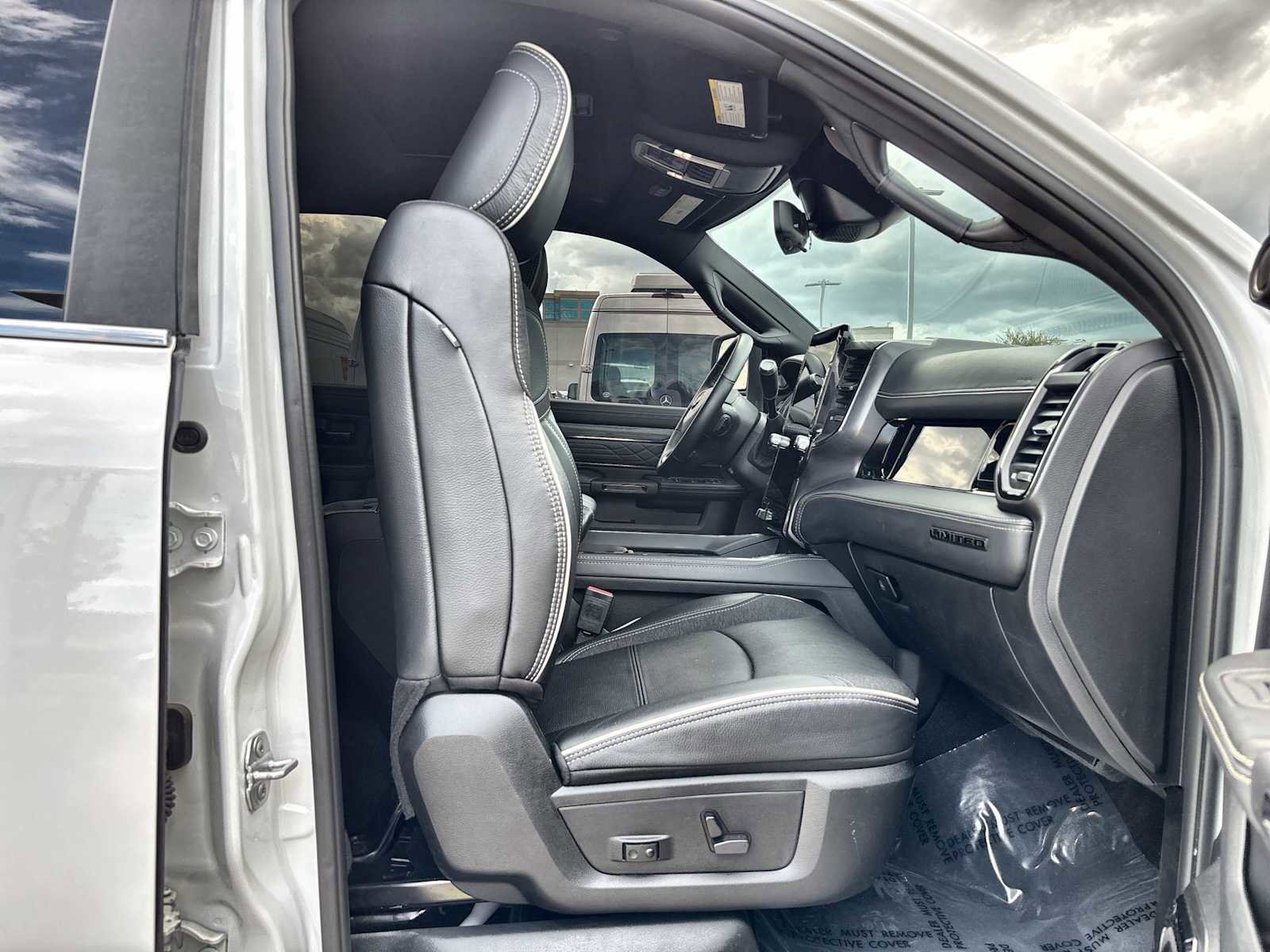 Used 2025 RAM 2500 Limited image 9