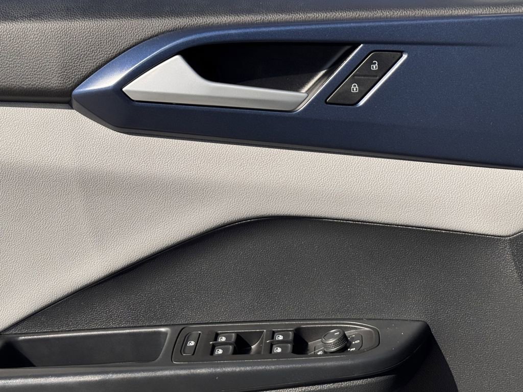 Used 2023 Volkswagen Taos SE image 23