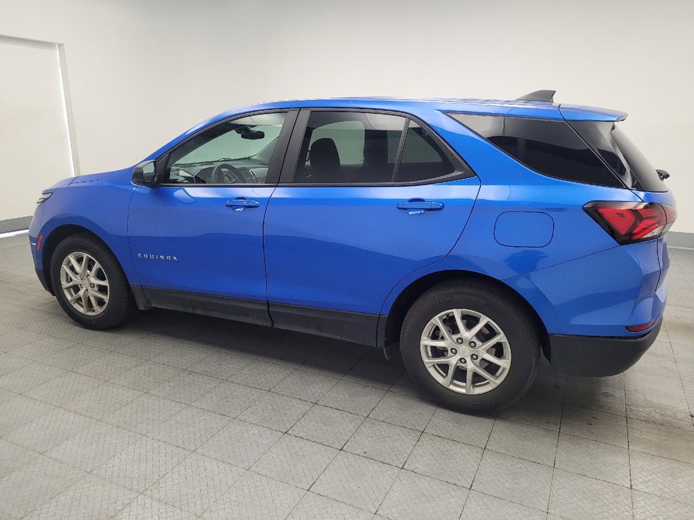 Used 2024 Chevrolet Equinox LS w/ LS Convenience Package FWD image 3