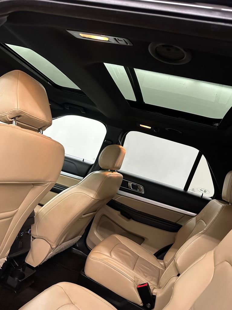 Used 2016 Ford Explorer XLT w/ Equipment Group 202A image 26