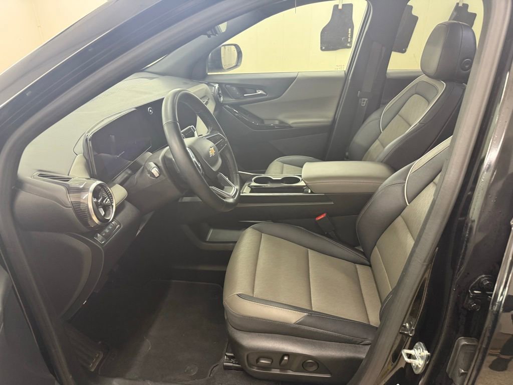 Used 2025 Chevrolet Equinox LT w/ Convenience Package II image 5