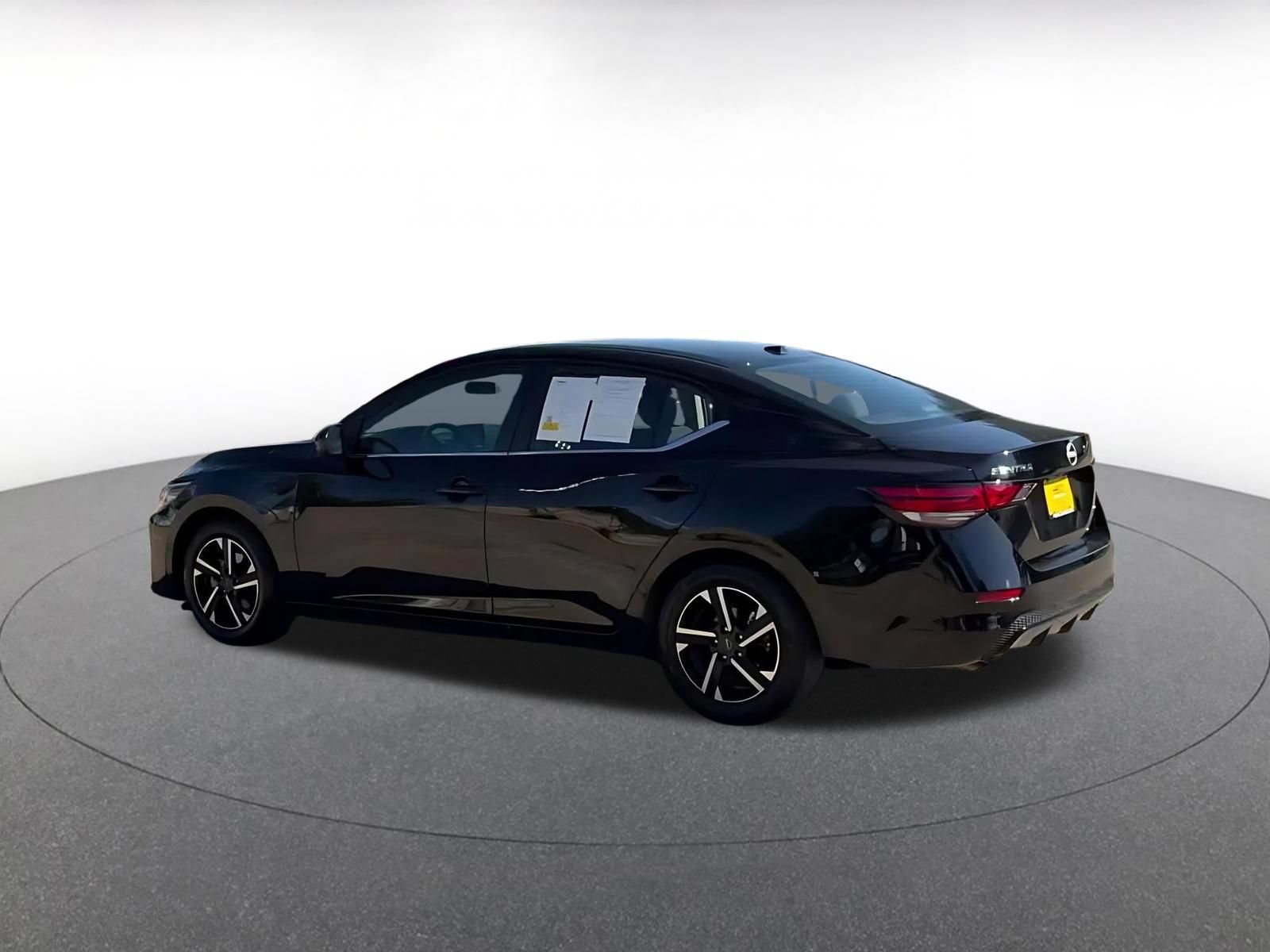 Used 2025 Nissan Sentra SV FWD image 10