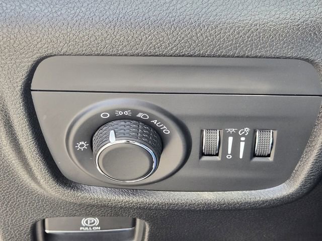 Used 2024 Jeep Grand Cherokee L Altitude AWD/4WD image 27