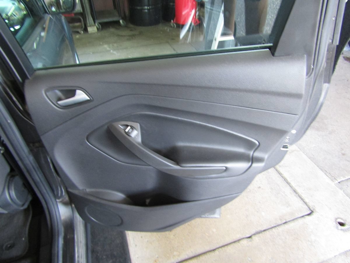 Used 2018 Ford C-MAX SE FWD image 27