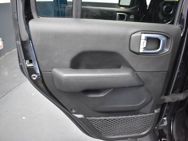 Used 2021 Jeep Wrangler Unlimited Sahara image 32