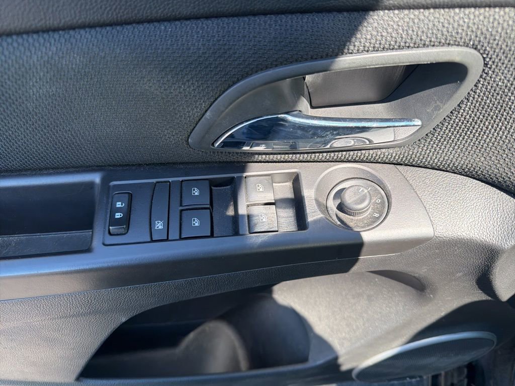 Used 2016 Chevrolet Cruze LT w/ Sun And Sound Package FWD image 10