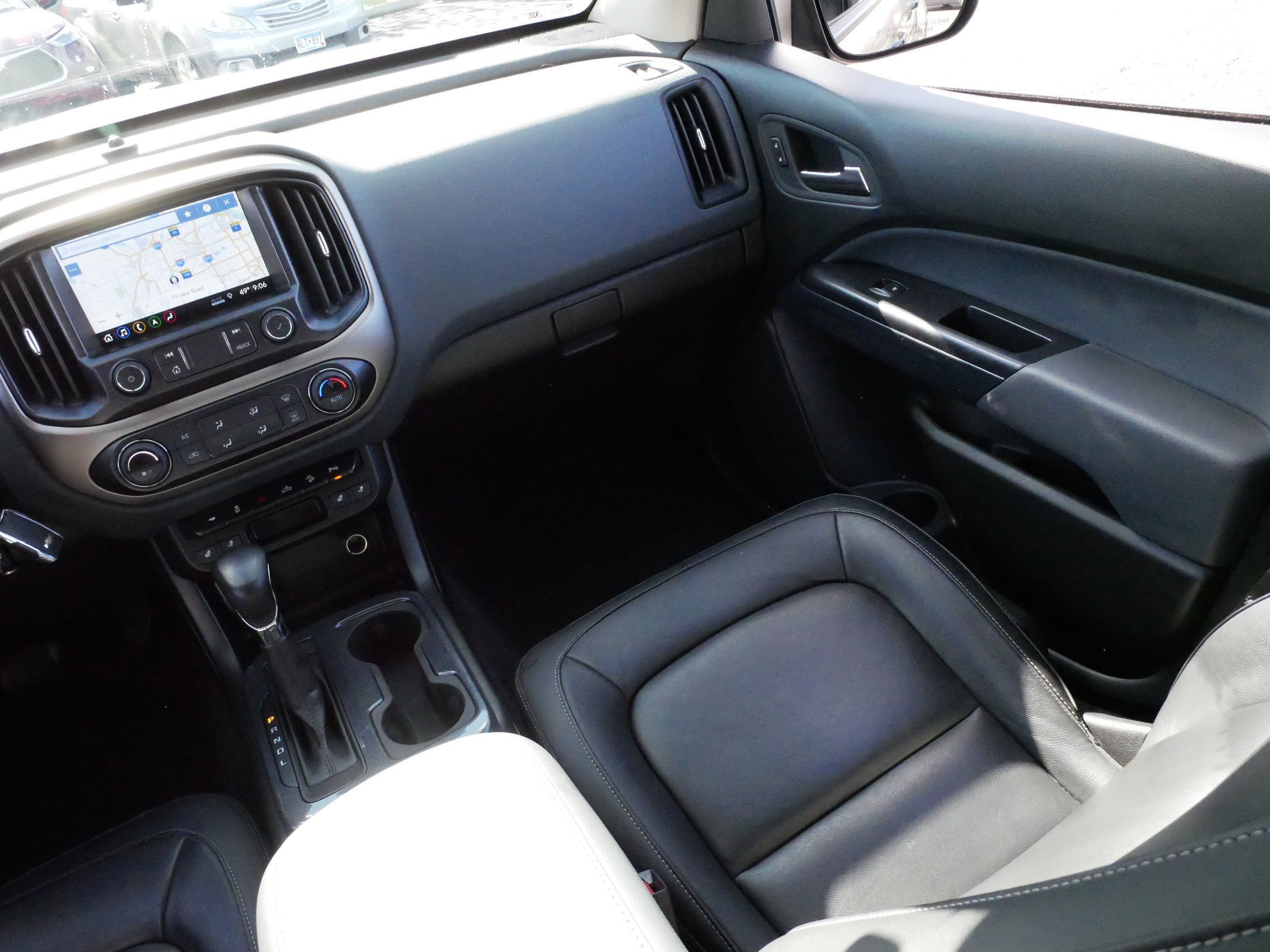 Used 2022 Chevrolet Colorado Z71 AWD/4WD image 11