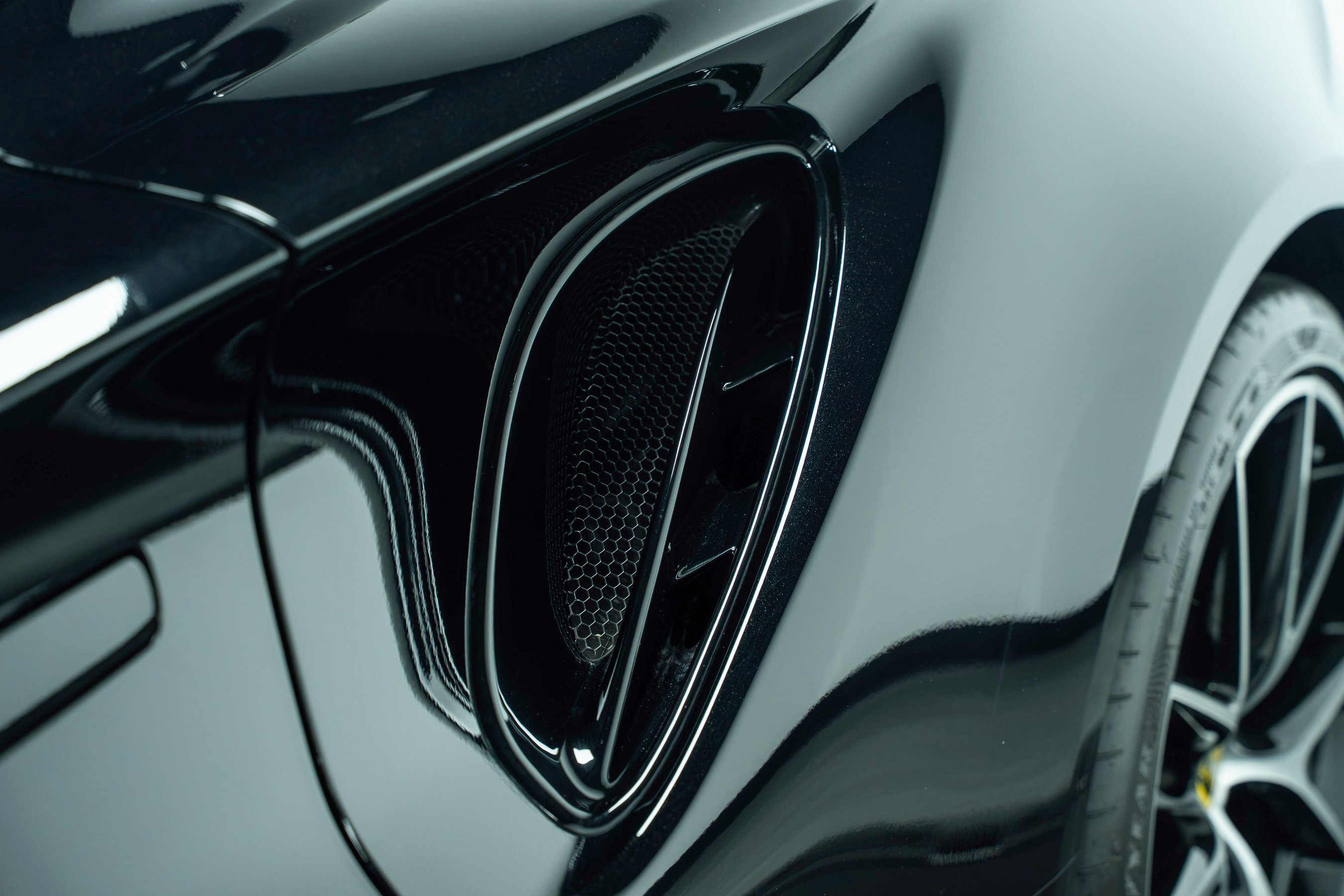 New 2025 Lotus Emira image 11