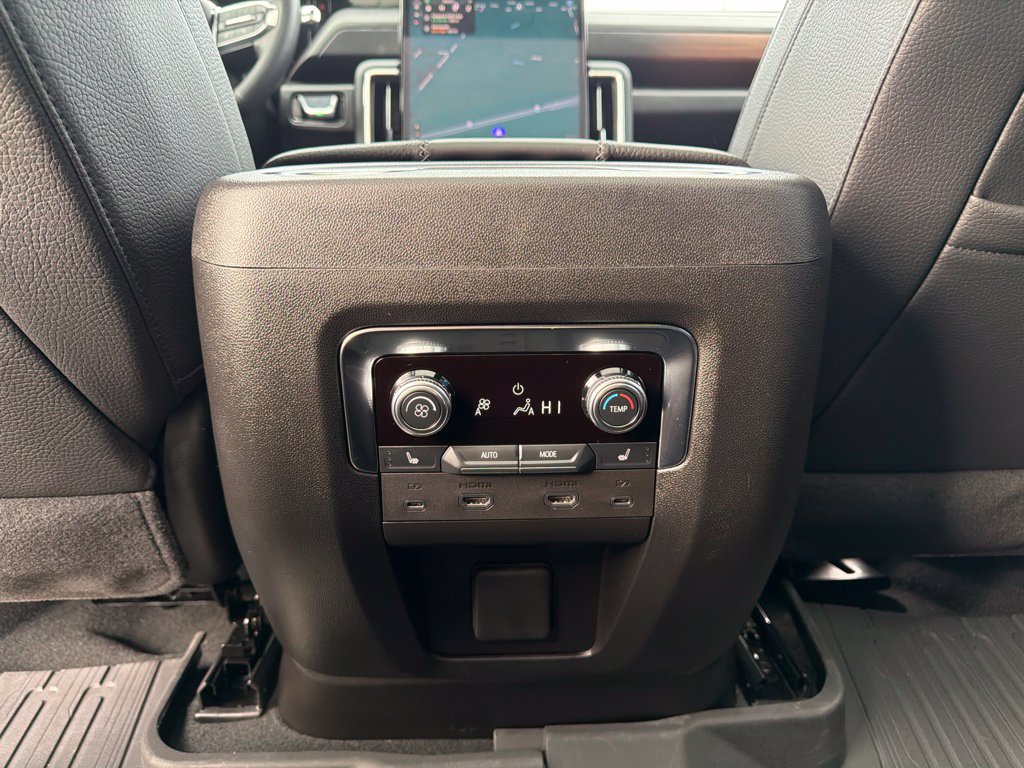 Used 2025 GMC Yukon Denali w/ Denali Reserve Package AWD/4WD image 25