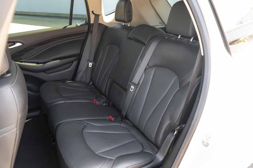 Used 2019 Buick Envision Essence FWD image 15