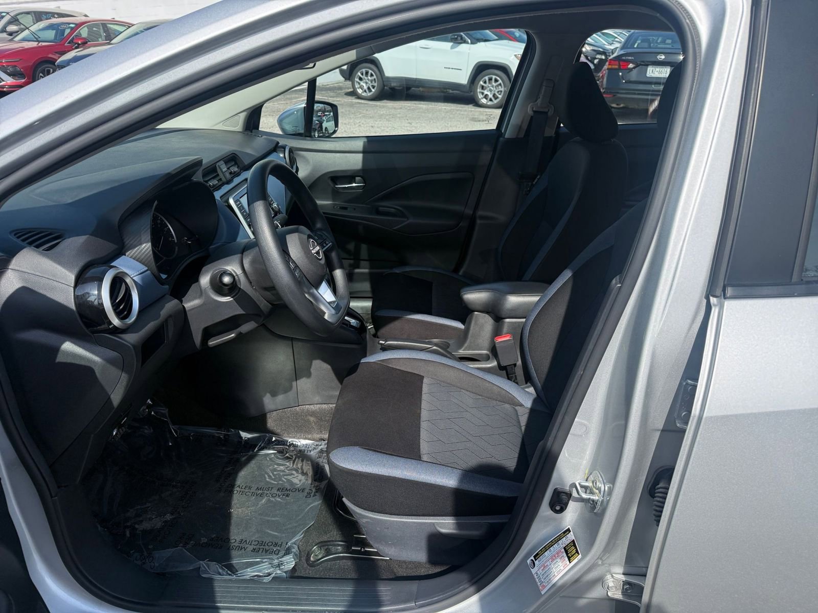 Used 2025 Nissan Versa SV image 25