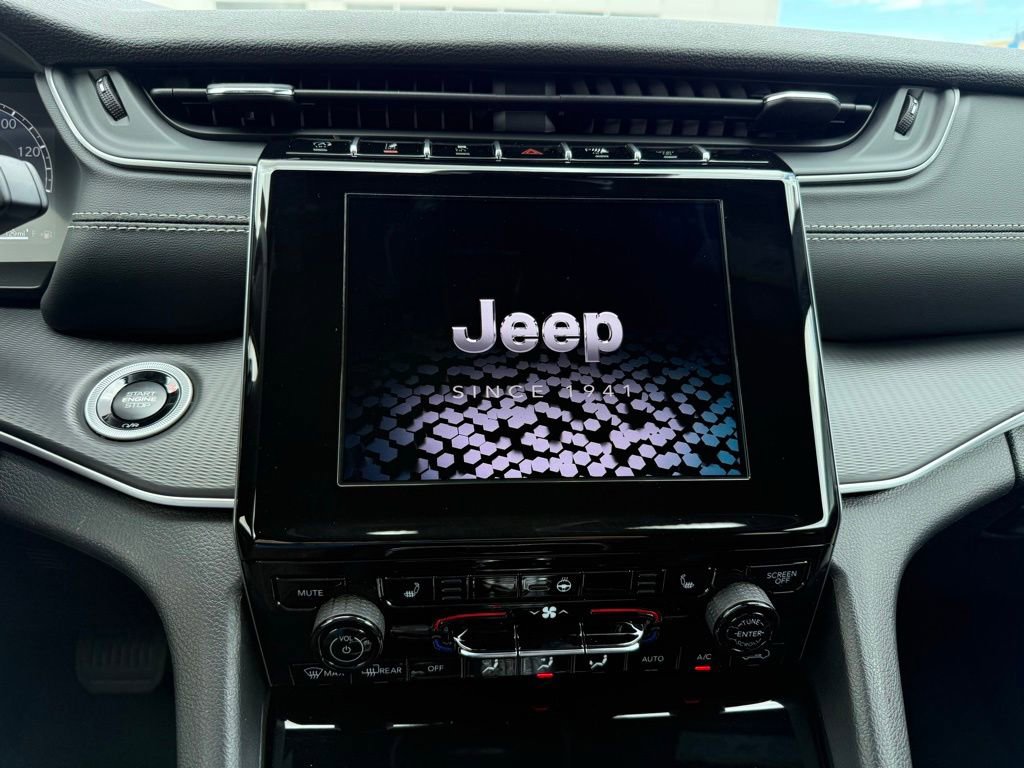 New 2026 Jeep Grand Cherokee L Laredo AWD/4WD image 33