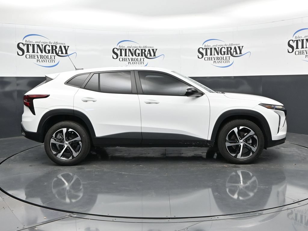Used 2024 Chevrolet Trax RS FWD image 8