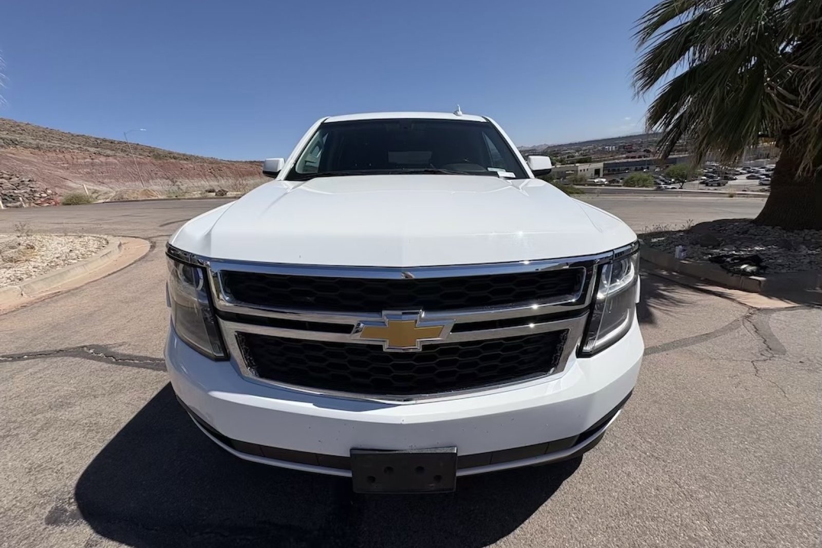 Used 2017 Chevrolet Suburban LS RWD image 8