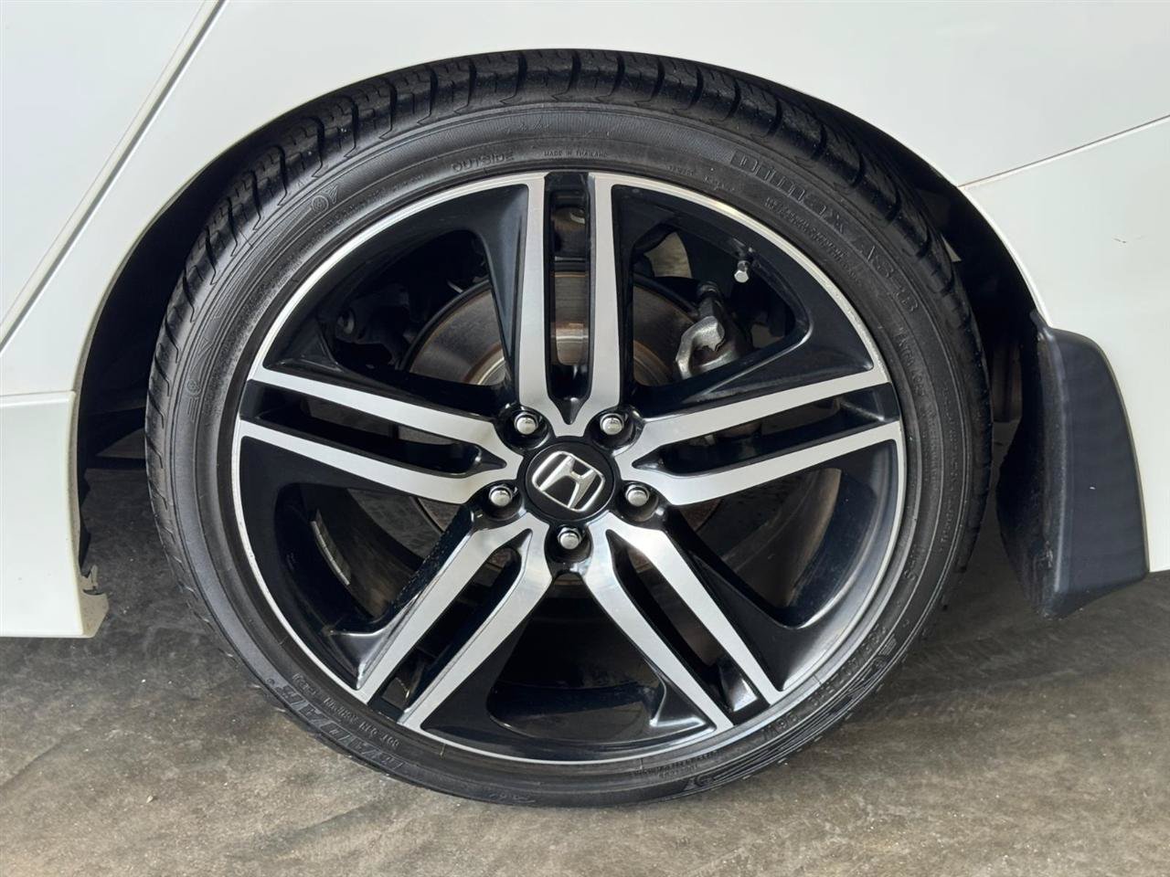 Used 2016 Honda Accord Touring image 38