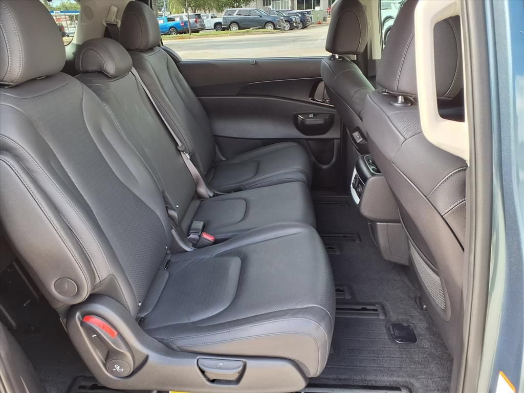 Used 2026 Kia Carnival SX Prestige FWD image 12