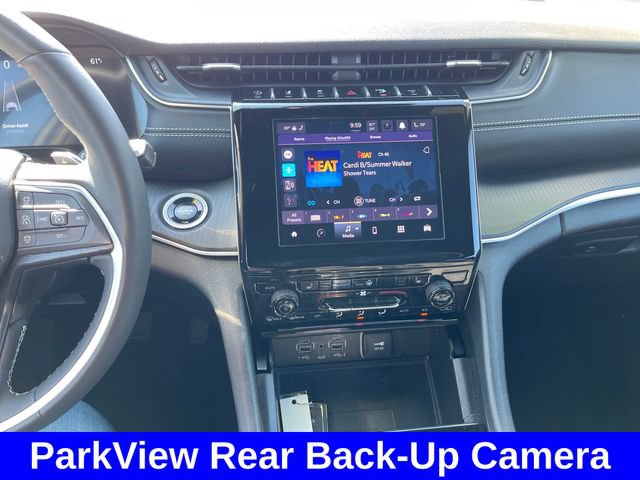 Used 2025 Jeep Grand Cherokee Altitude AWD/4WD image 17