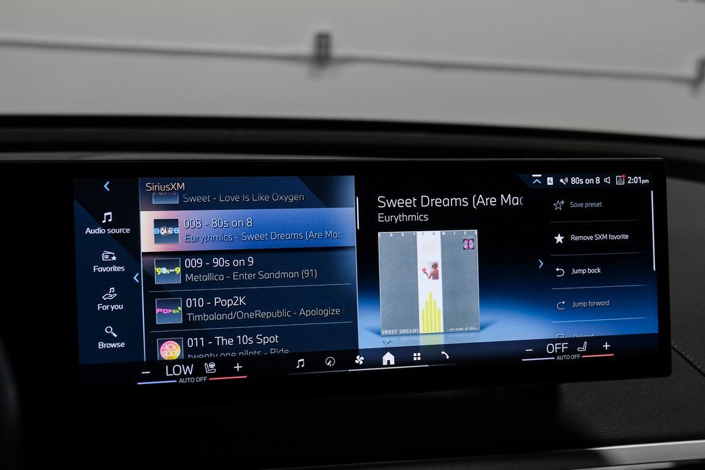 Used 2025 BMW iX xDrive50 image 31