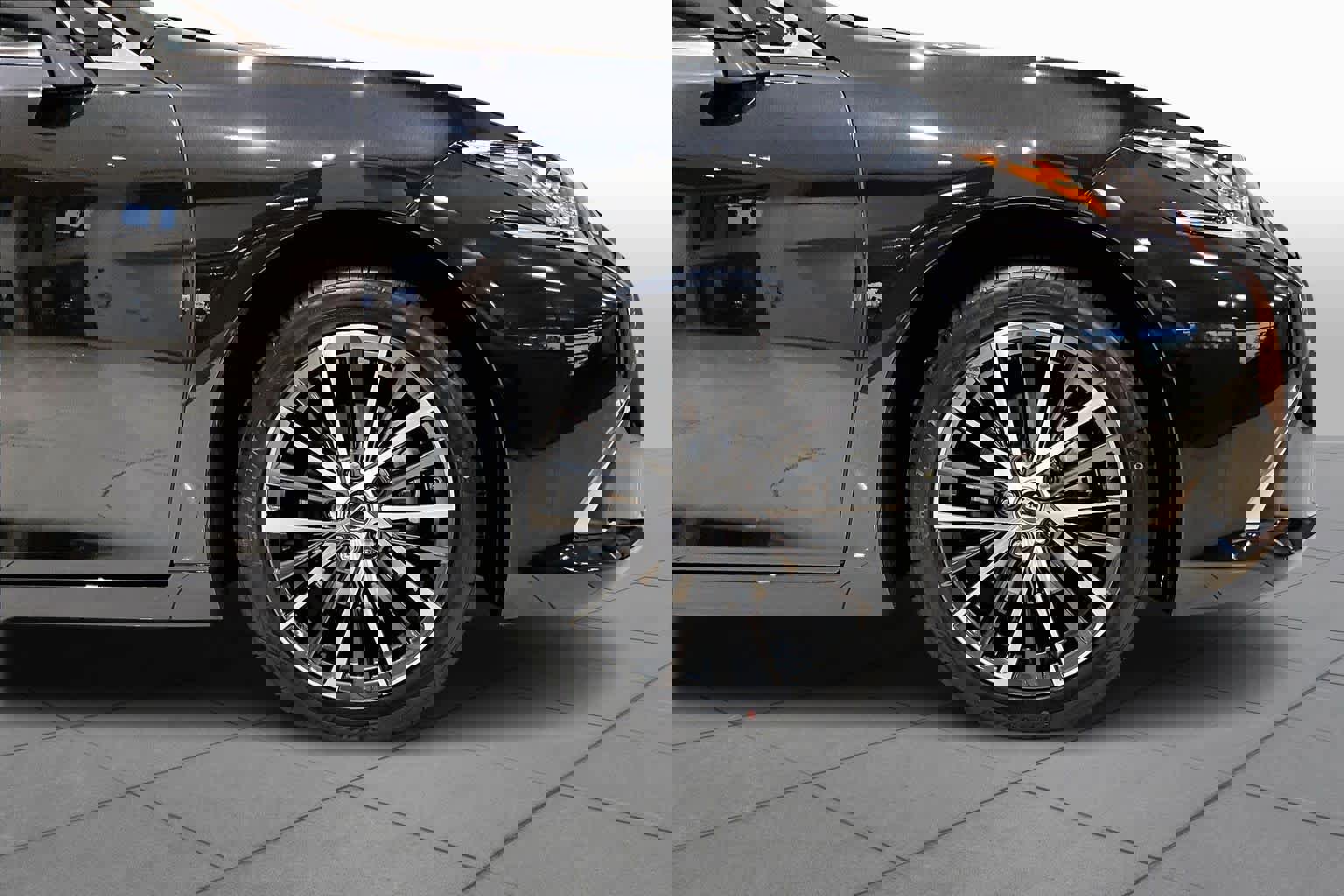 Used 2024 Lexus ES 350 w/ Premium Package image 10