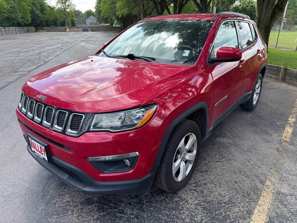 Used 2020 Jeep Compass Latitude w/ Cold Weather Group AWD/4WD image 9
