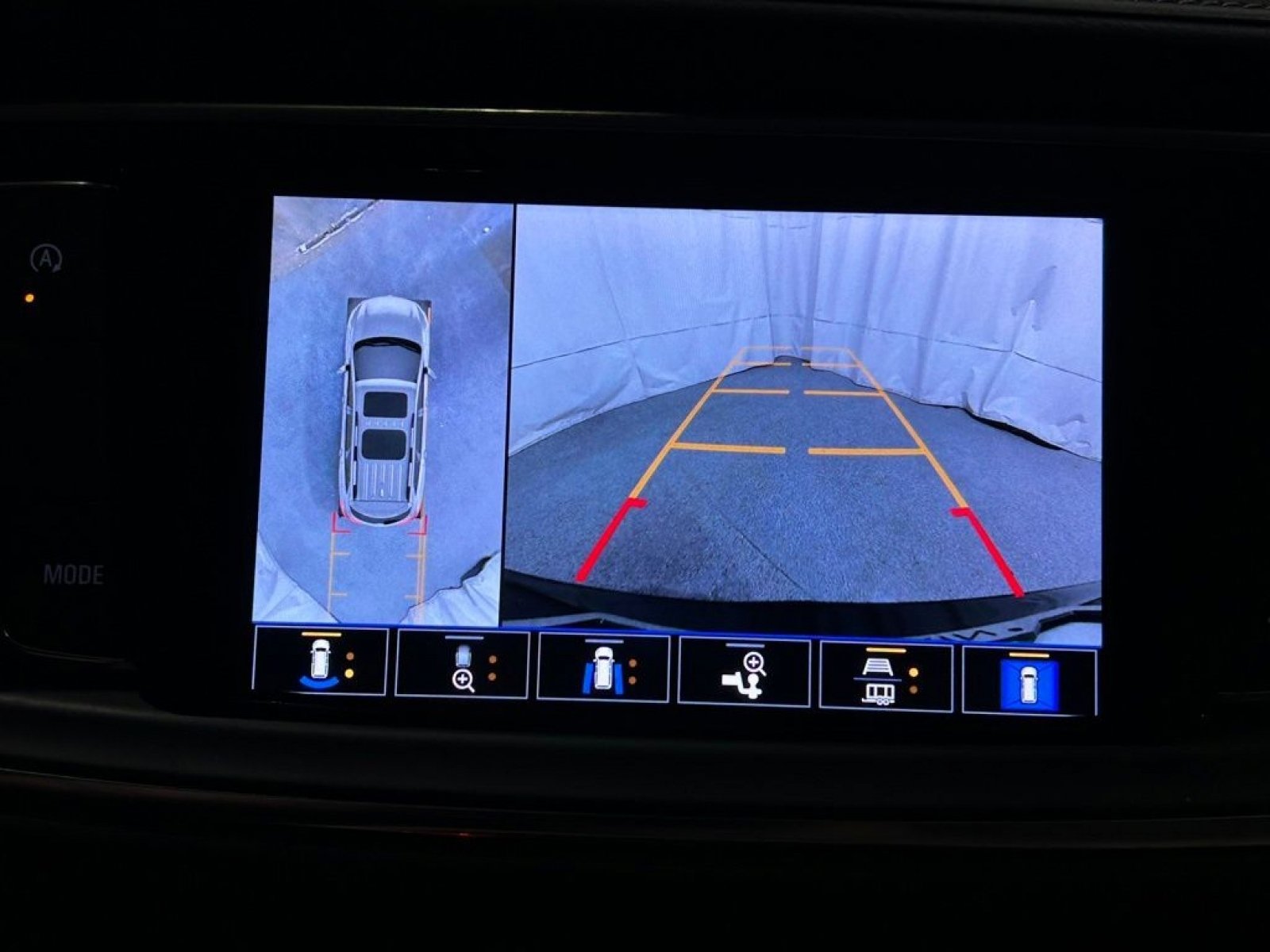Used 2024 Buick Enclave Avenir w/ Avenir Technology Package FWD image 22