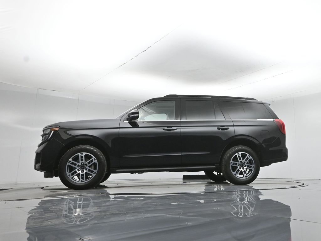 Used 2025 Ford Expedition Active image 58