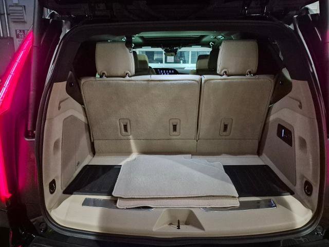 Used 2023 Cadillac Escalade Premium Luxury AWD/4WD image 12